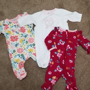 Lot of 3 Newborn footed sleepers